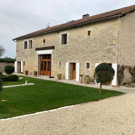 La Grange Bed and Breakfast Blanzay Εξωτερικό φωτογραφία