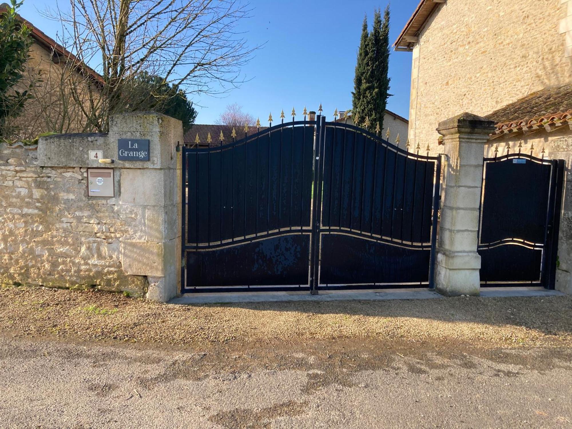 La Grange Bed and Breakfast Blanzay Εξωτερικό φωτογραφία